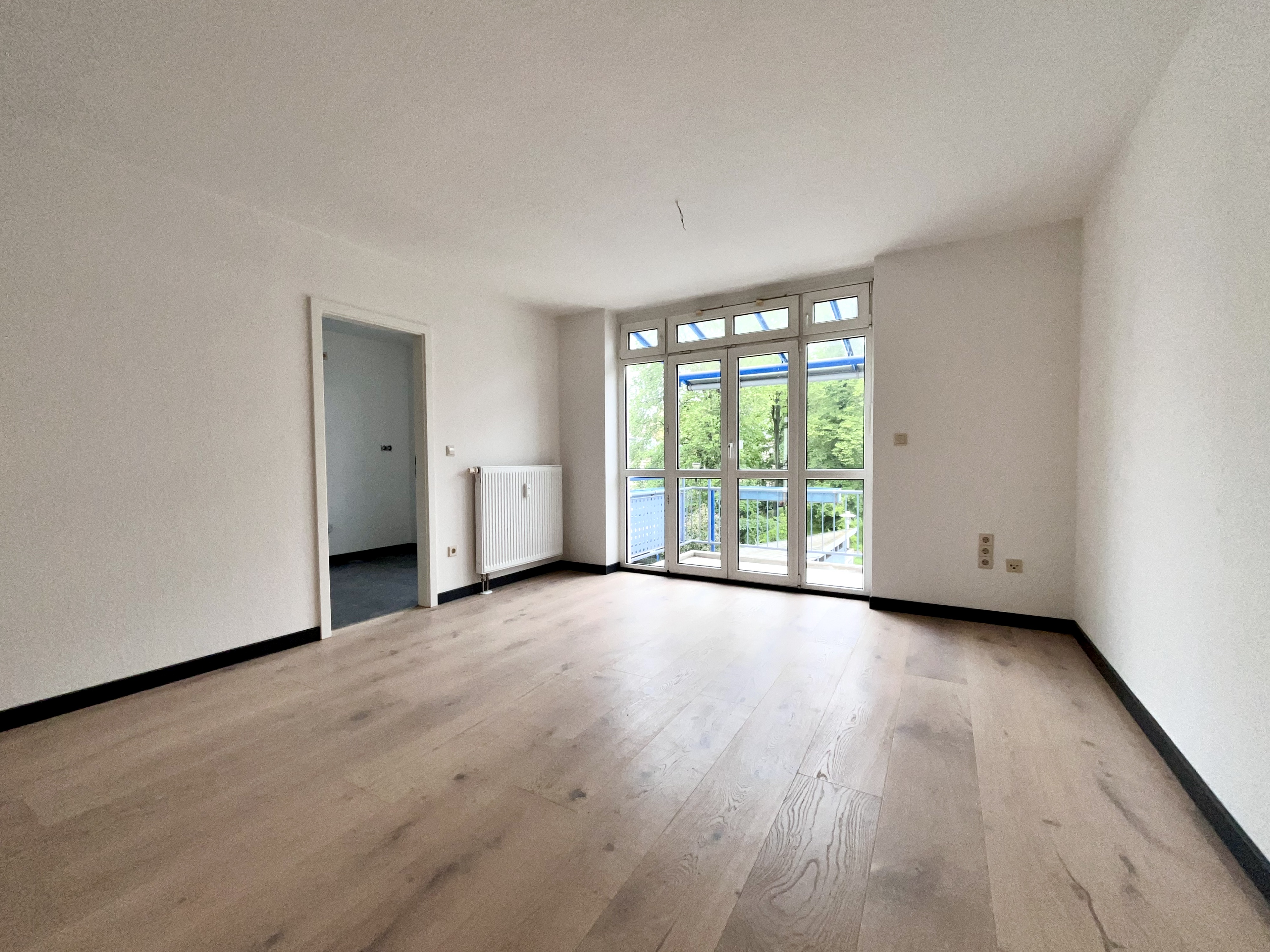 2025-3352-Sanierte 2-Raum-Wohnung zur Selbstnutzung am Schlobigpark