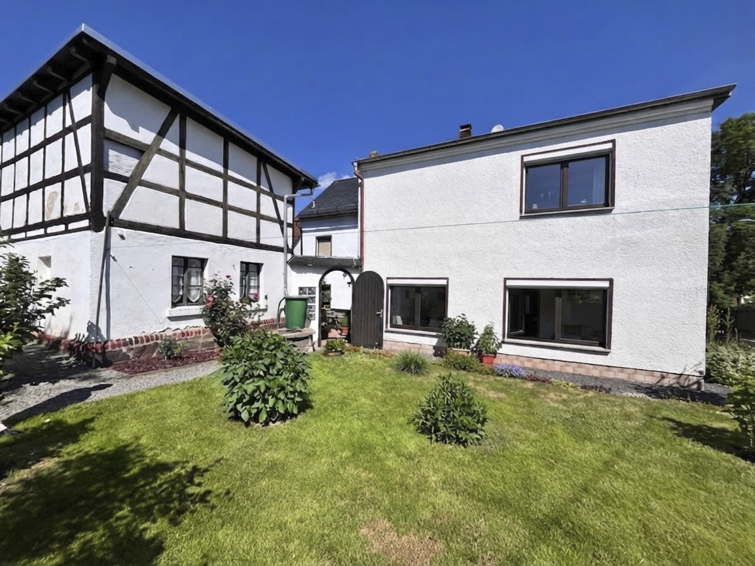 2026-3385-Einfamilienhaus mit viel Platz für eine große Familie in Langenbernsdorf